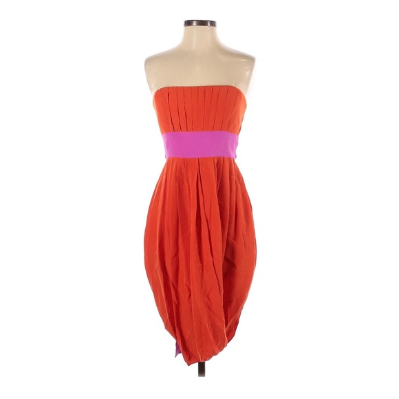 BCBGMaxAzria Dresses & Skirts - BCBG Strapless MaxAzria Strapless Dress